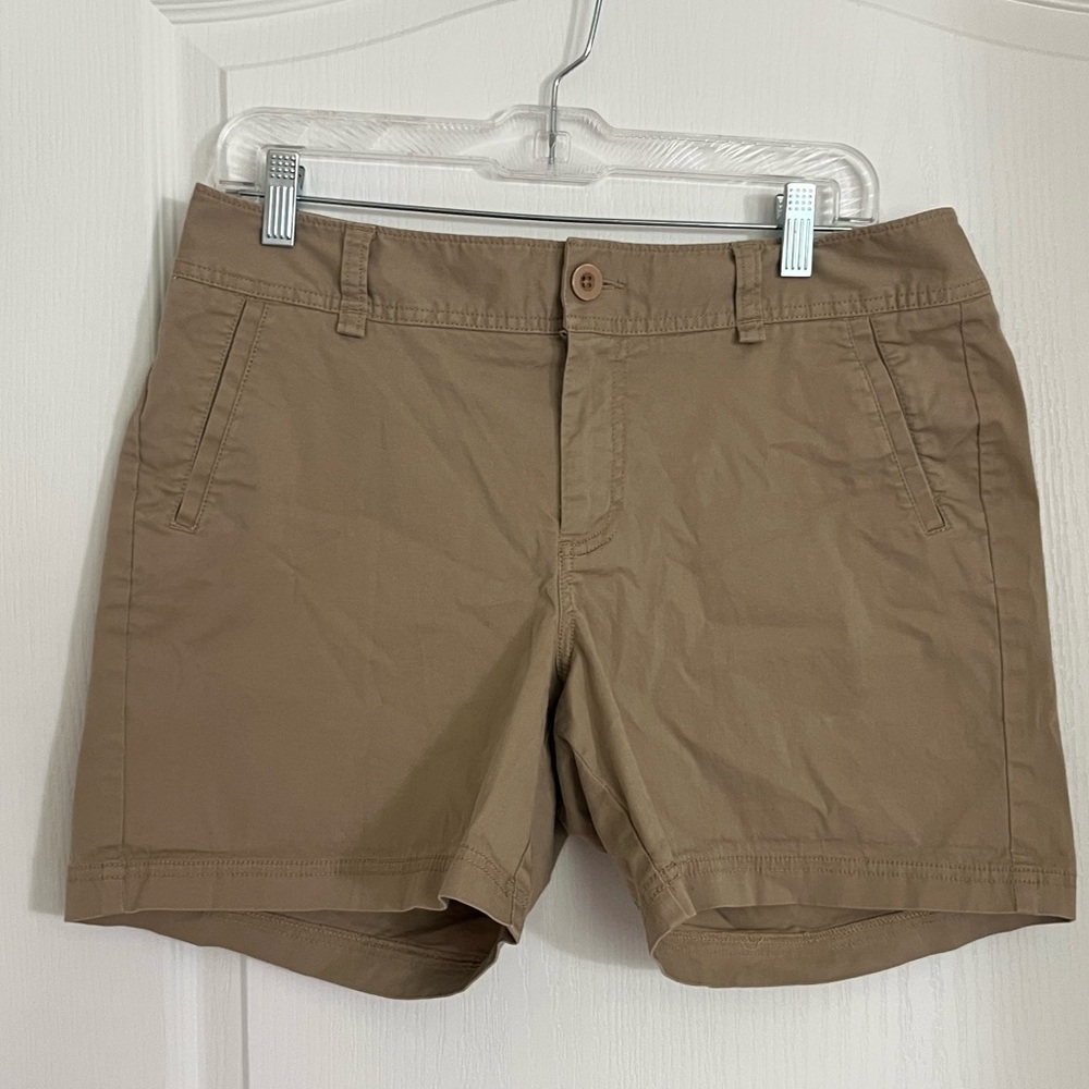 5/$25 Size 10 Dockers Tan Shorts Classic Style Stretch